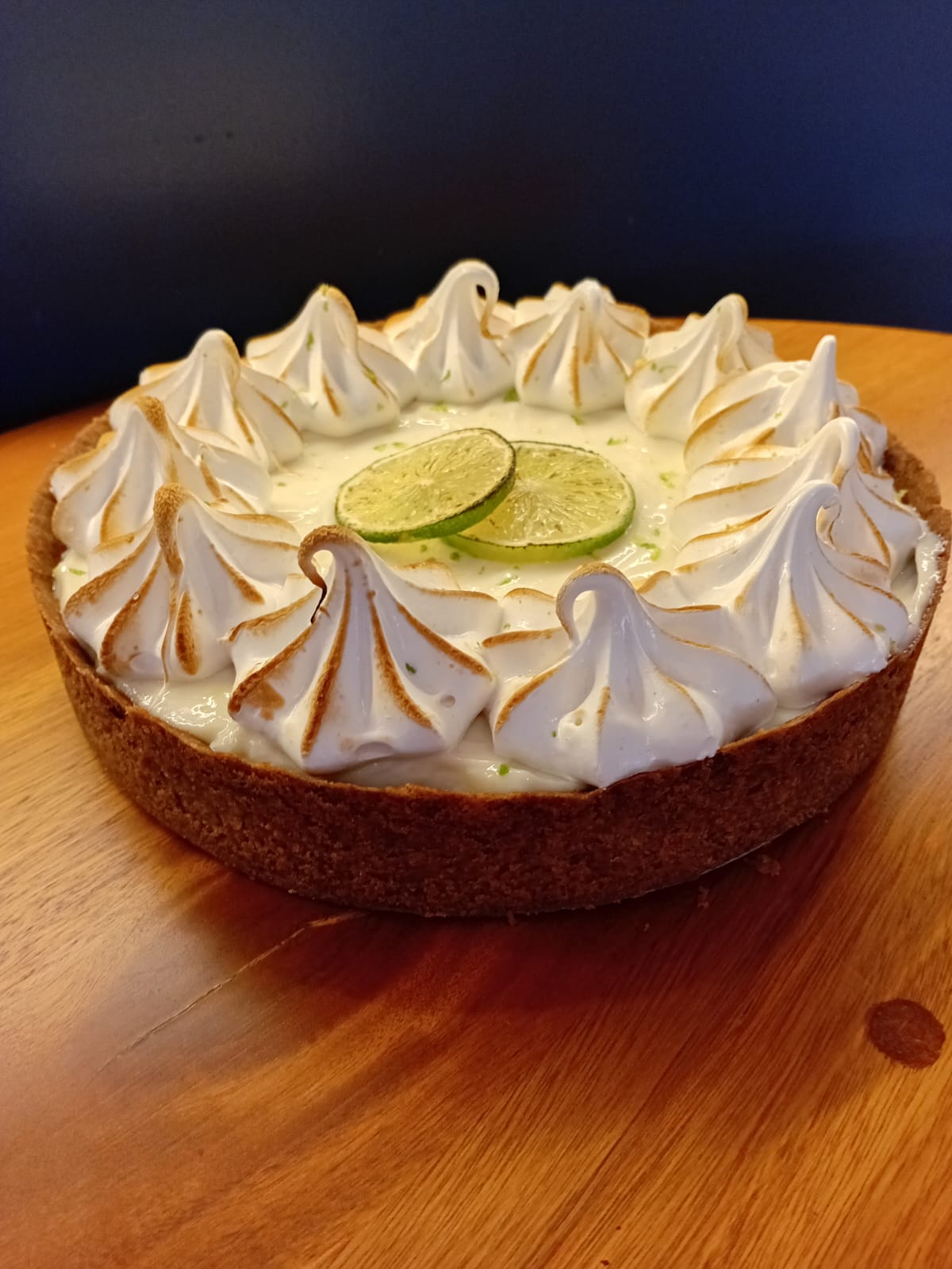 Torta de Limão com Merengue Maçaricado